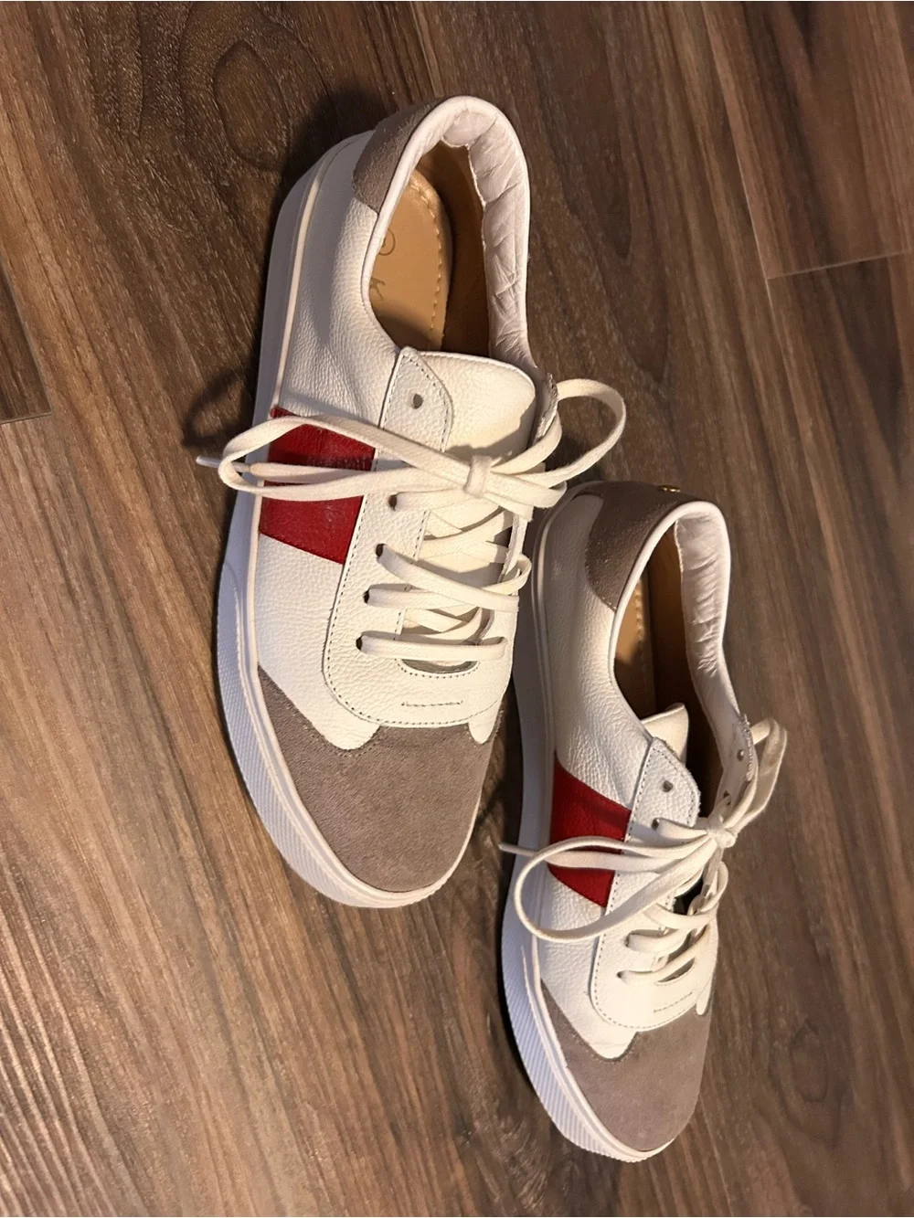 Kaanas White, Gray & Red Low-Top Athletic Sneakers